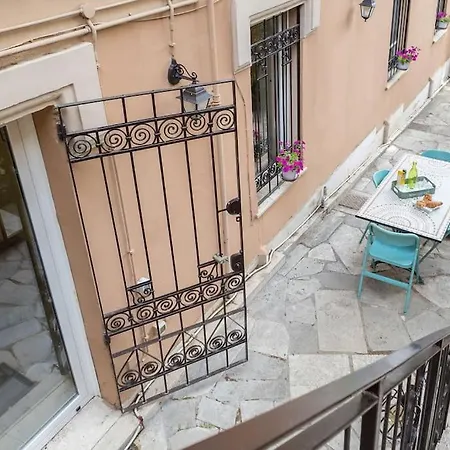 公寓 Poerio Home&garden Near The Centre Of *