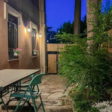 Apartamento Poerio Home&garden Near The Centre Of